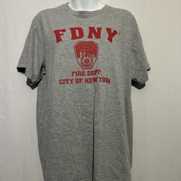 Officially Licensed FDNY Heather Gray Graphic T-Shirt, size M - Picture 1 of 3